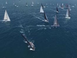 Imagen aérea de una regata de vela en la Comunitat Valenciana